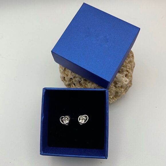 Sterling Silver Cat Earrings With CZ Heart - Picture 4 of 4